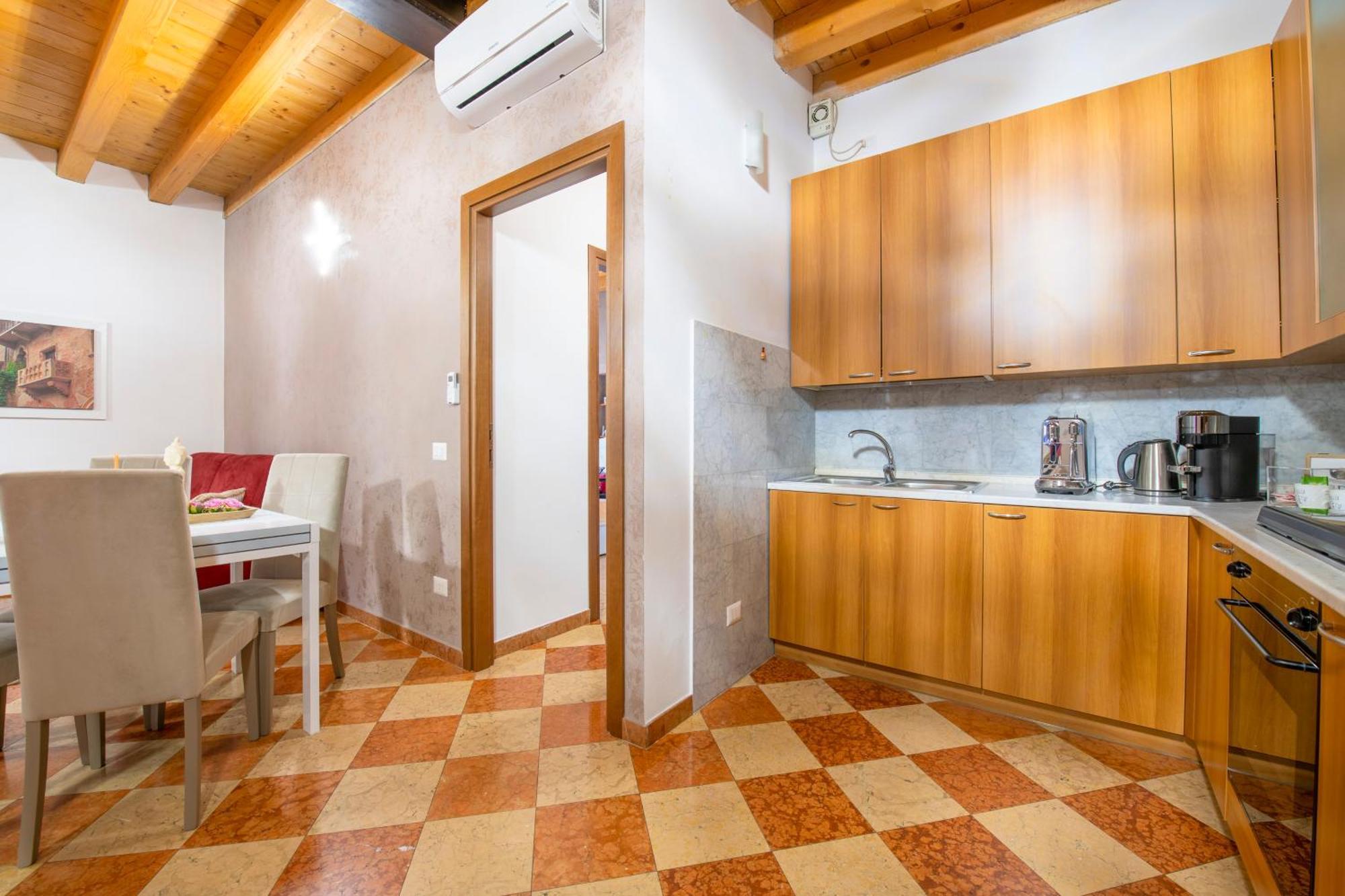 Arena Suite Mazzini Verona Bagian luar foto
